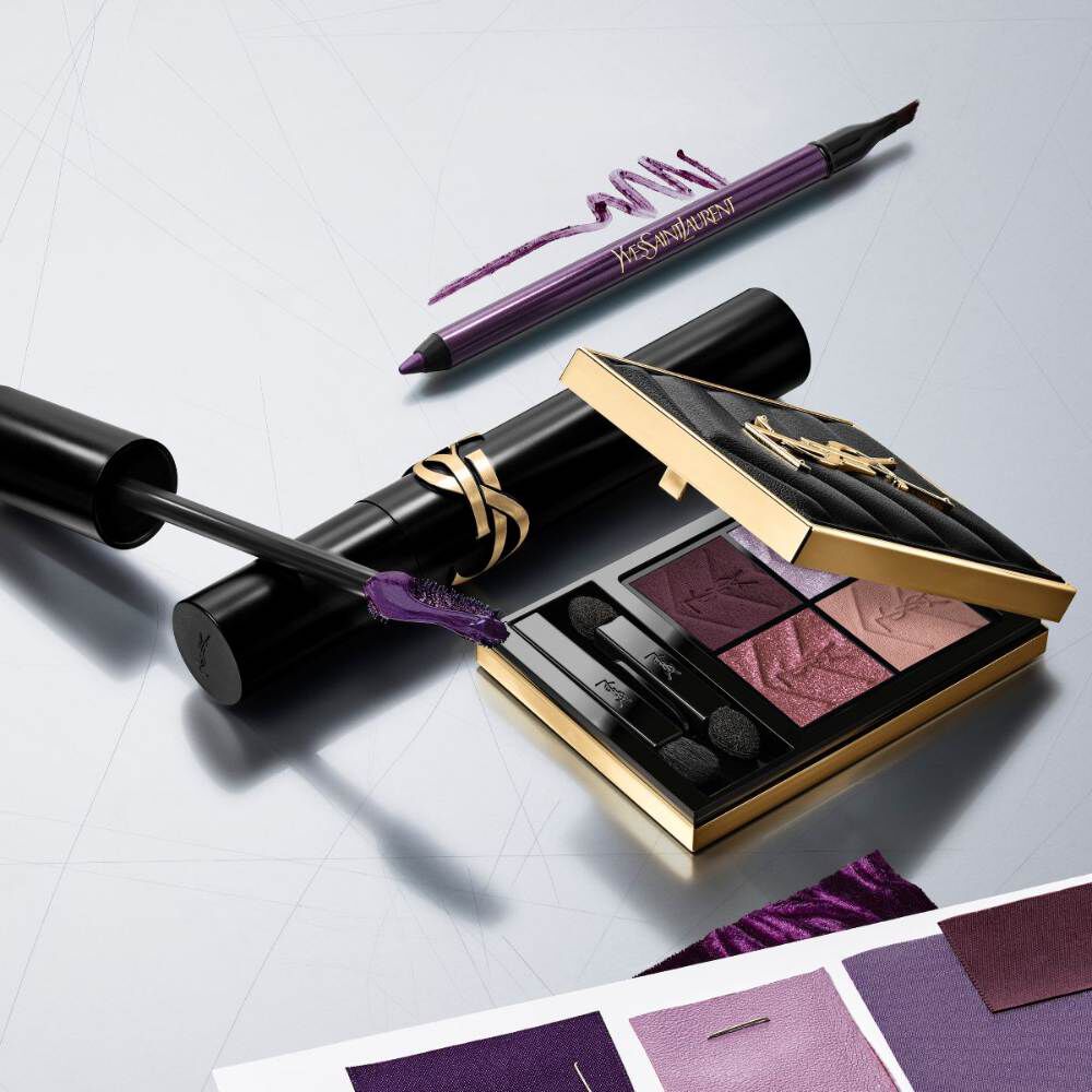 Productos de maquillaje de ojos YSL en morado y paleta